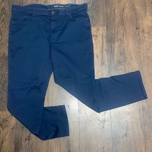Men’s DKNY Slim Straight Leg Jeans Dark Blue EUC Size 38W 30L